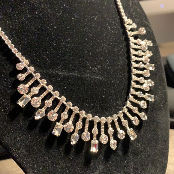 Dillard's Jewelry - Beautiful Sparkling Necklace.